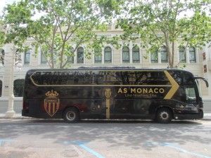AS MONACOのバス。