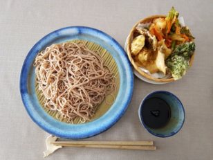 天ぷらそば。