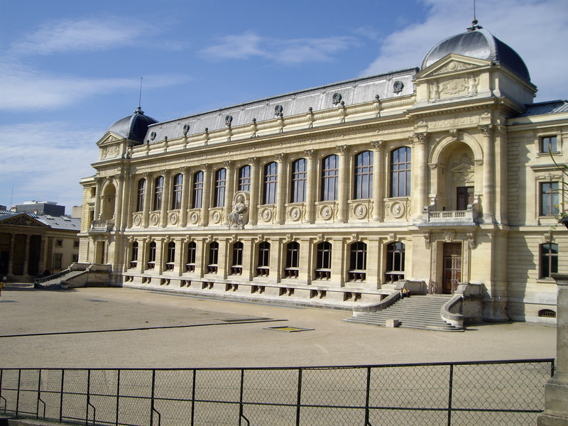 パリ植物園の中にある国立自然史博物館。