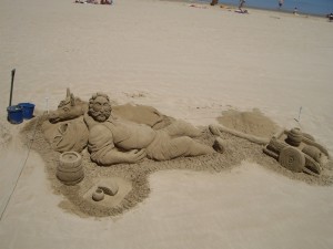 ビーチの砂の彫刻。