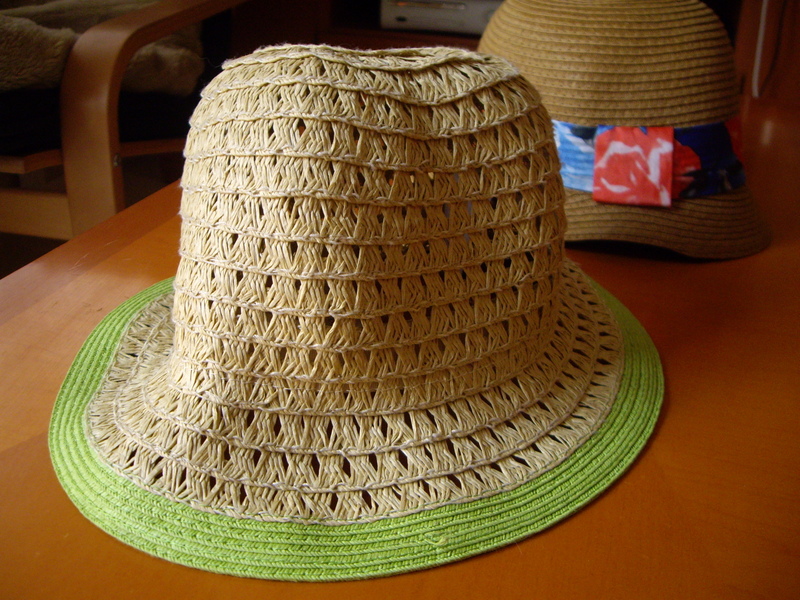 ビーチ用の帽子。