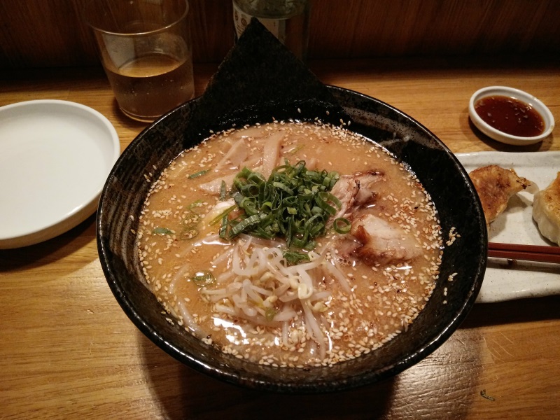 お待ちかねのGrasshopperの味噌ラーメン!