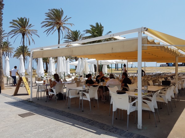 パタコナビーチ沿いのパエリアレストラン「Restaurante Llevant」