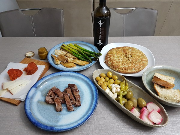 草來舎の器は和食も洋食もいけます!