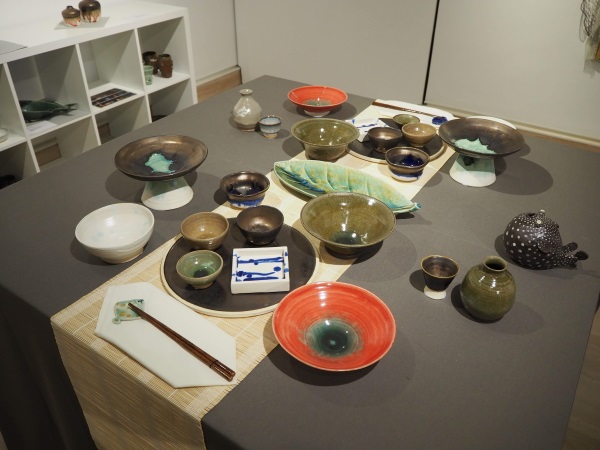 Takashi Matsuoさんのお皿でテーブルコーディネート。