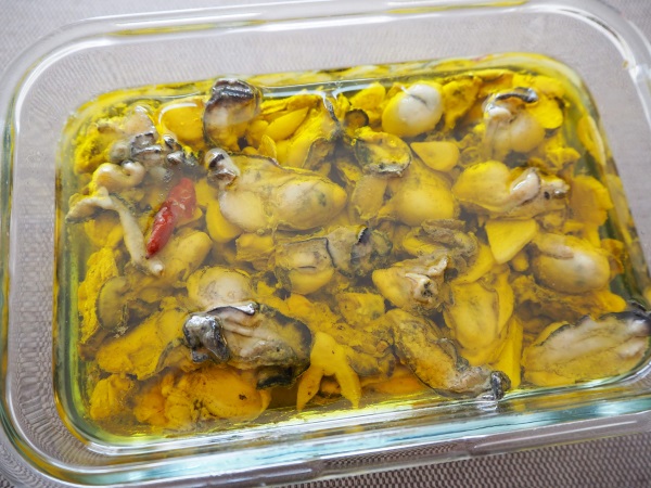 韓国産の冷凍牡蠣でカキのオイル漬け。
