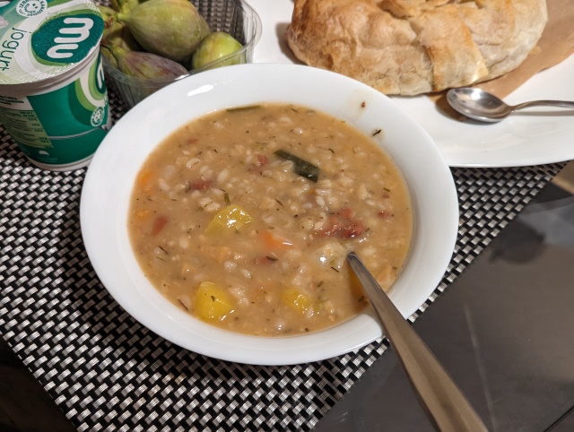 スロベニアの大麦のスープ
